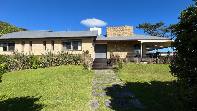 Casa en alquiler primera línea mansa